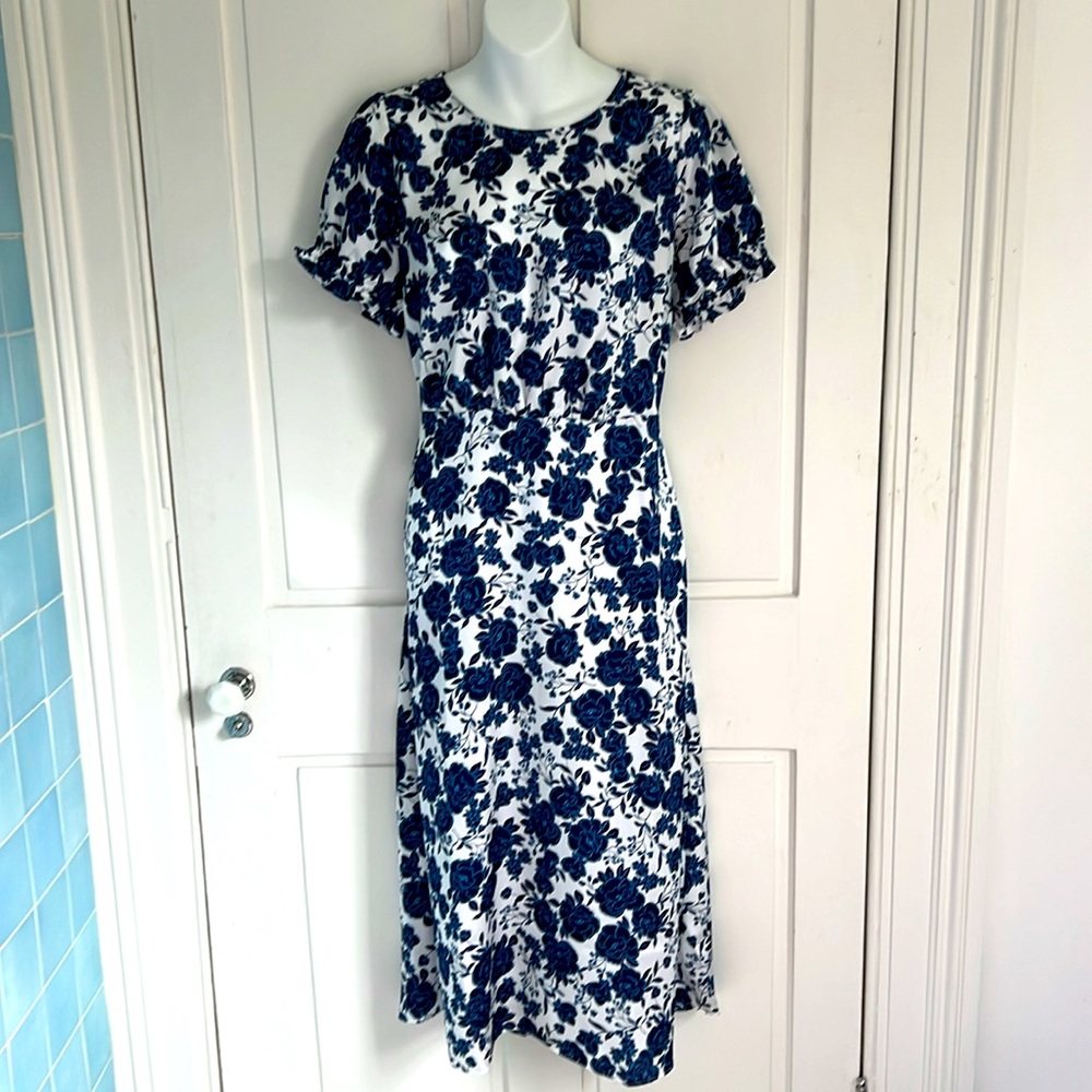 Talbots NWT Floral Blue and White SATIN MIDI DRESS - BLUSHING ROSES Size 8